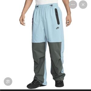 ✅$135 Msrp New Small Nike Tech Pants